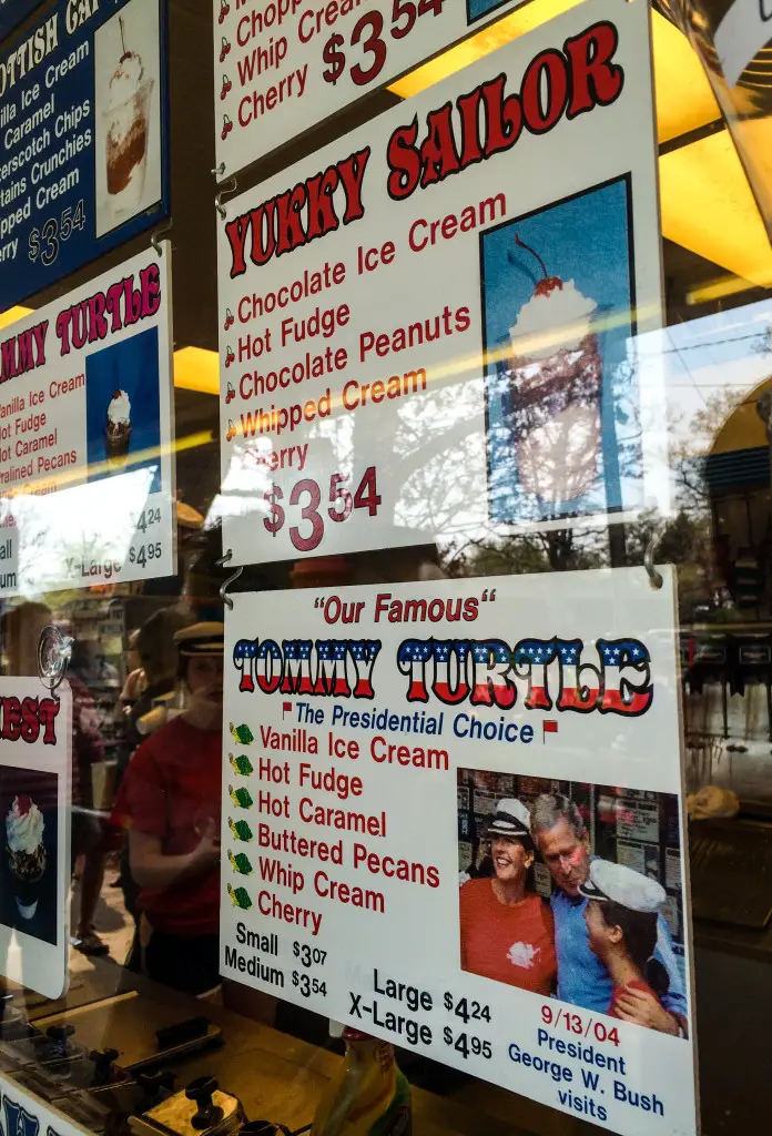 Tommy Turtle "Presidential Choice" ice cream sundae at Captain Sundae