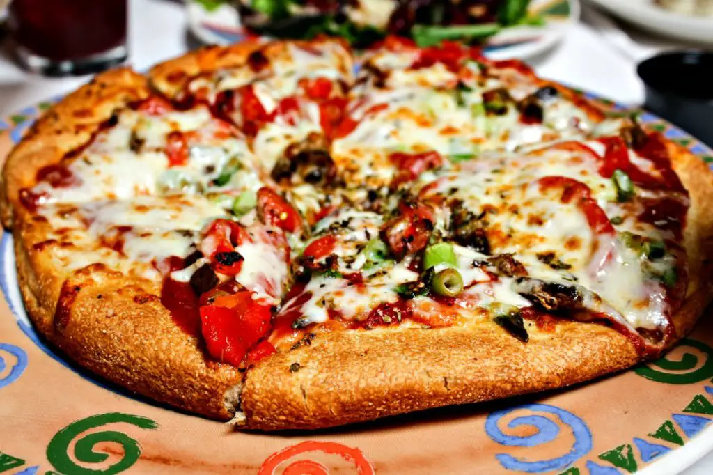 The Original Cottage Inn pizza (Erin Klema/The Epicurean Traveler)
