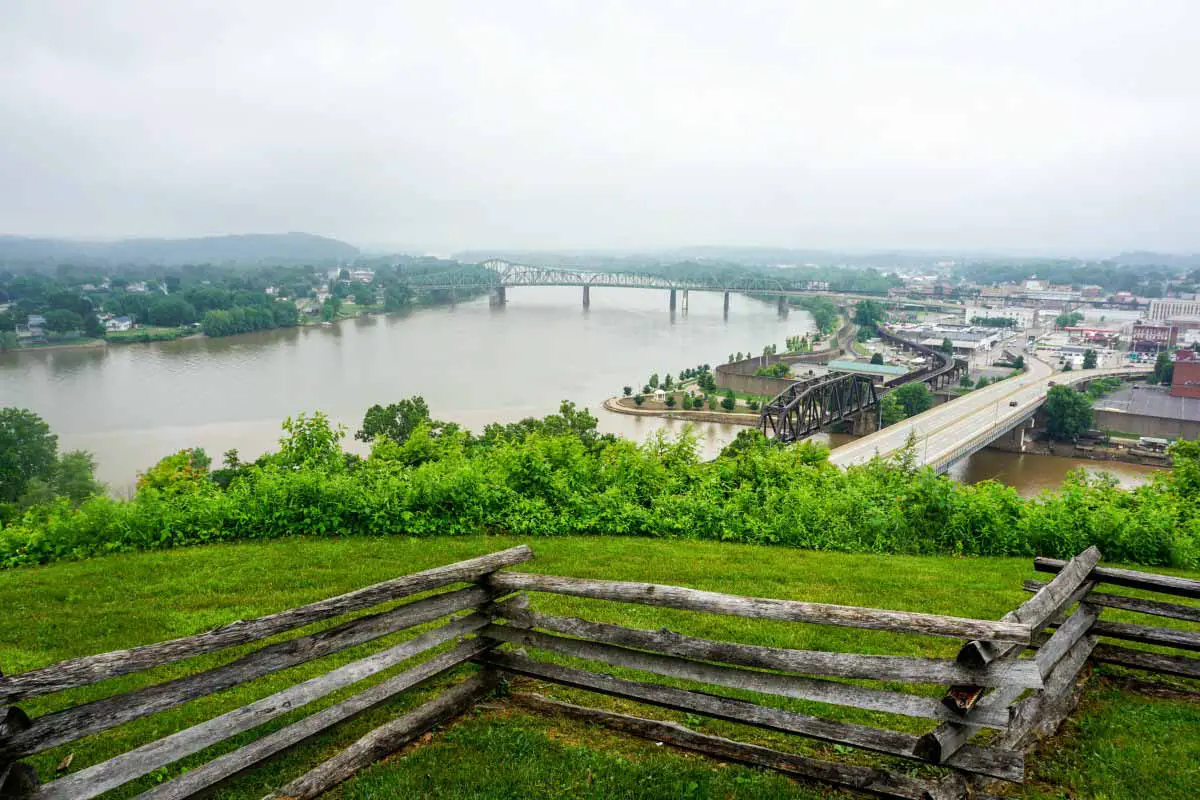 Formerly a Civil War fort, Fort Boreman is a public park with a panoramic view of the Ohio River in Parkersburg, West Virginia, USA. #VisitPKB #Parkersburg #WestVirginia #AlmostHeaven #travel #history #CivilWarHistory #fort 