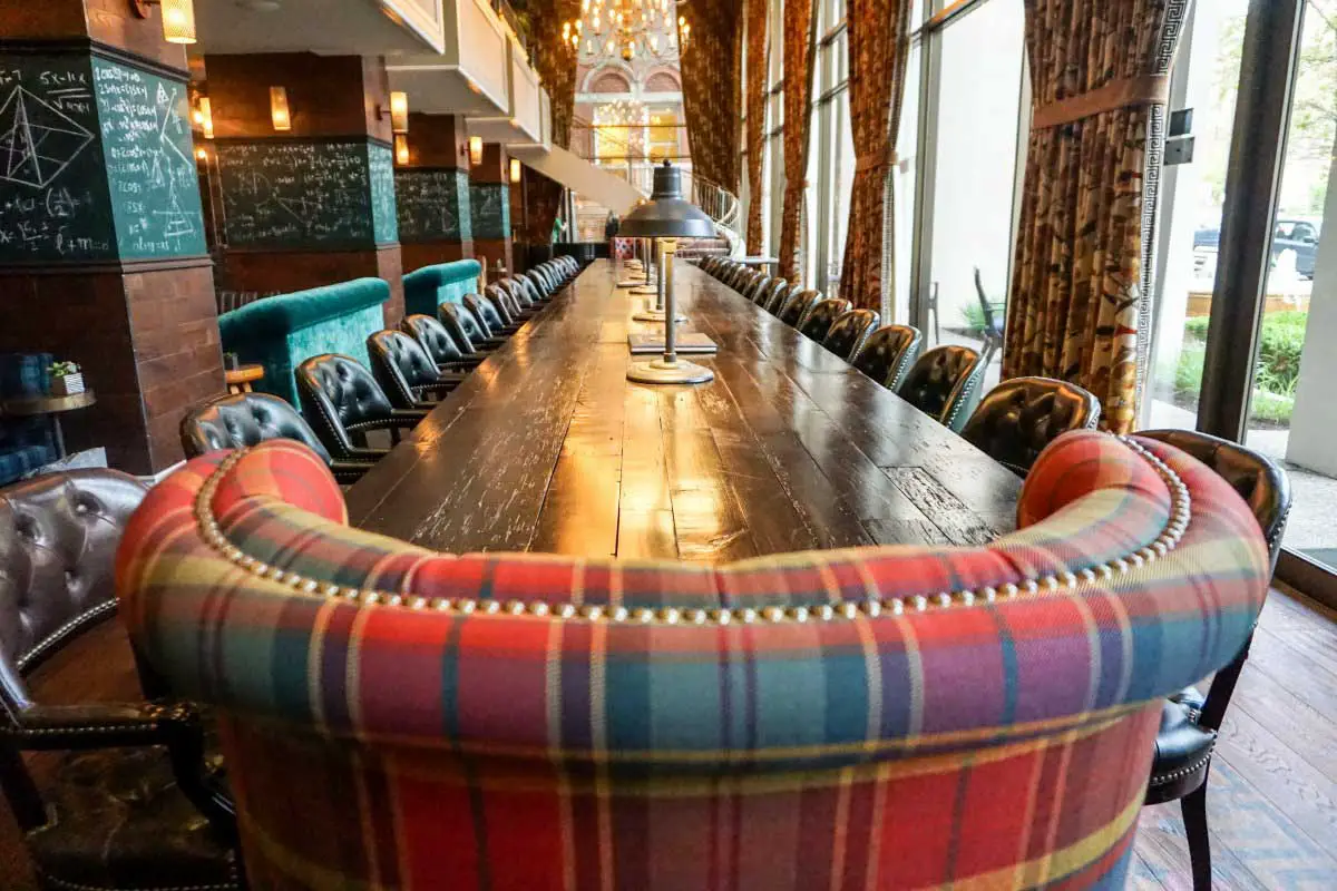 Graduate Ann Arbor in Ann Arbor, Michigan, is a campus-inspired boutique hotel. #sponsored #ErinInAnnArbor #ErinInA2 #AnnArbor #DestinationAnnArbor