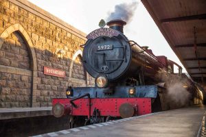 Hogwarts Express at Islands of Adventure, Universal Orlando Resort (© 2021 Universal Orlando. All Rights Reserved)