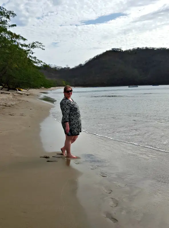 Travel blogger makes footprints on El Jobo beach