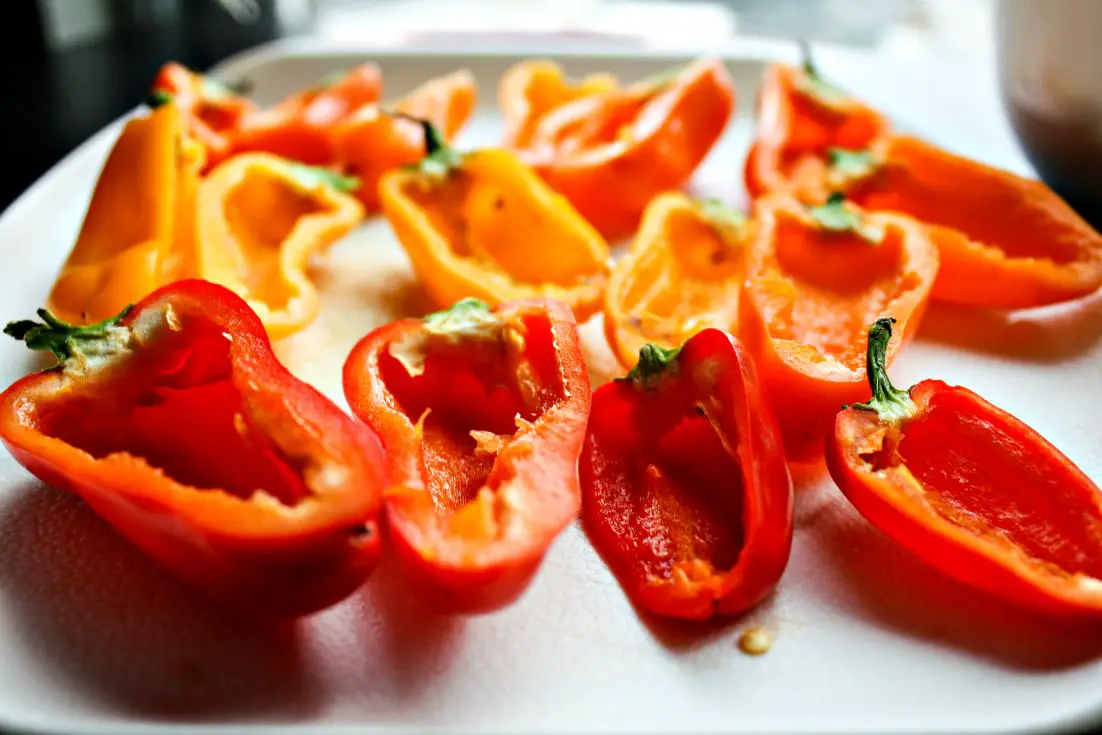 Mini sweet pepper halves