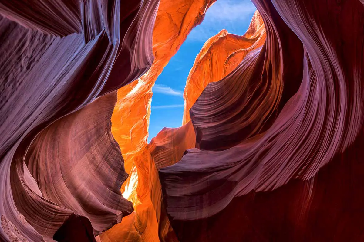 Beautiful wide angle view of amazing sandstone formations in famous Lower Antelope Canyon near the historic town of Page, Arizona, at Lake Powell in the American Southwest (© Dominik Daniel/Get Your Guide)