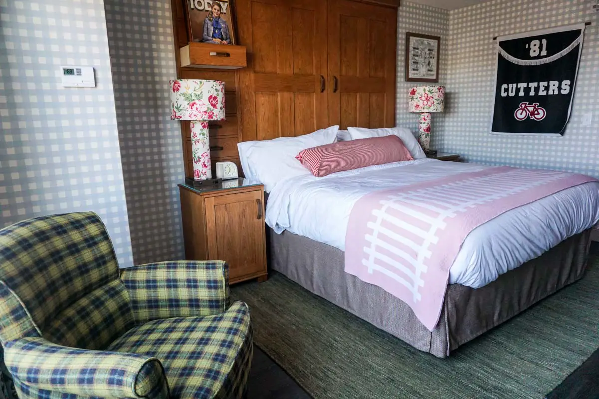 Graduate Bloomington guest room