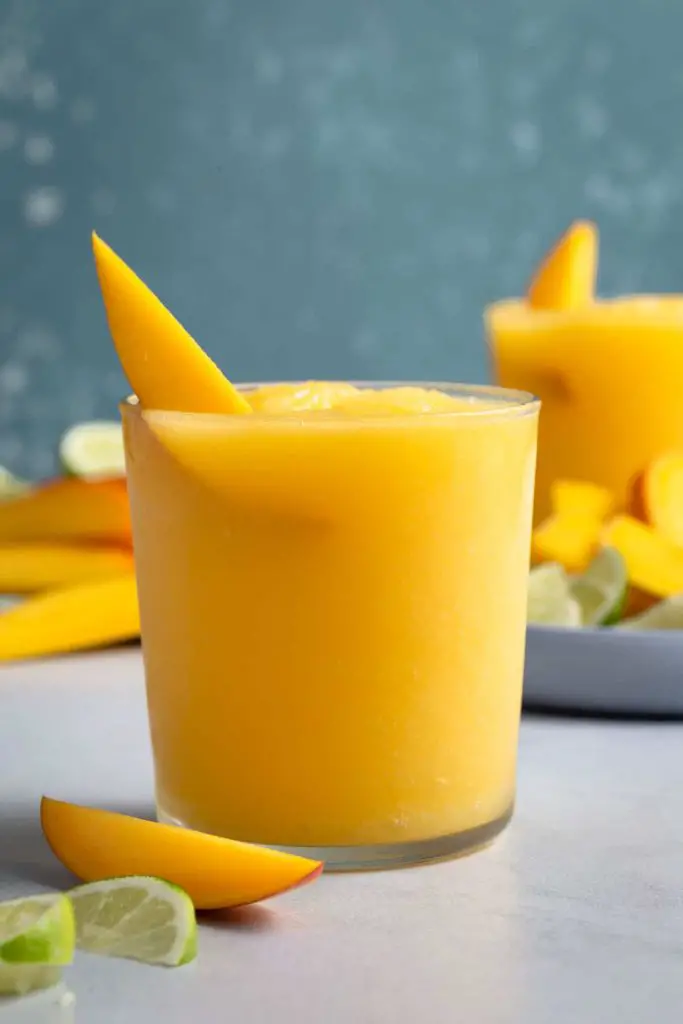 Frozen mango margaritas