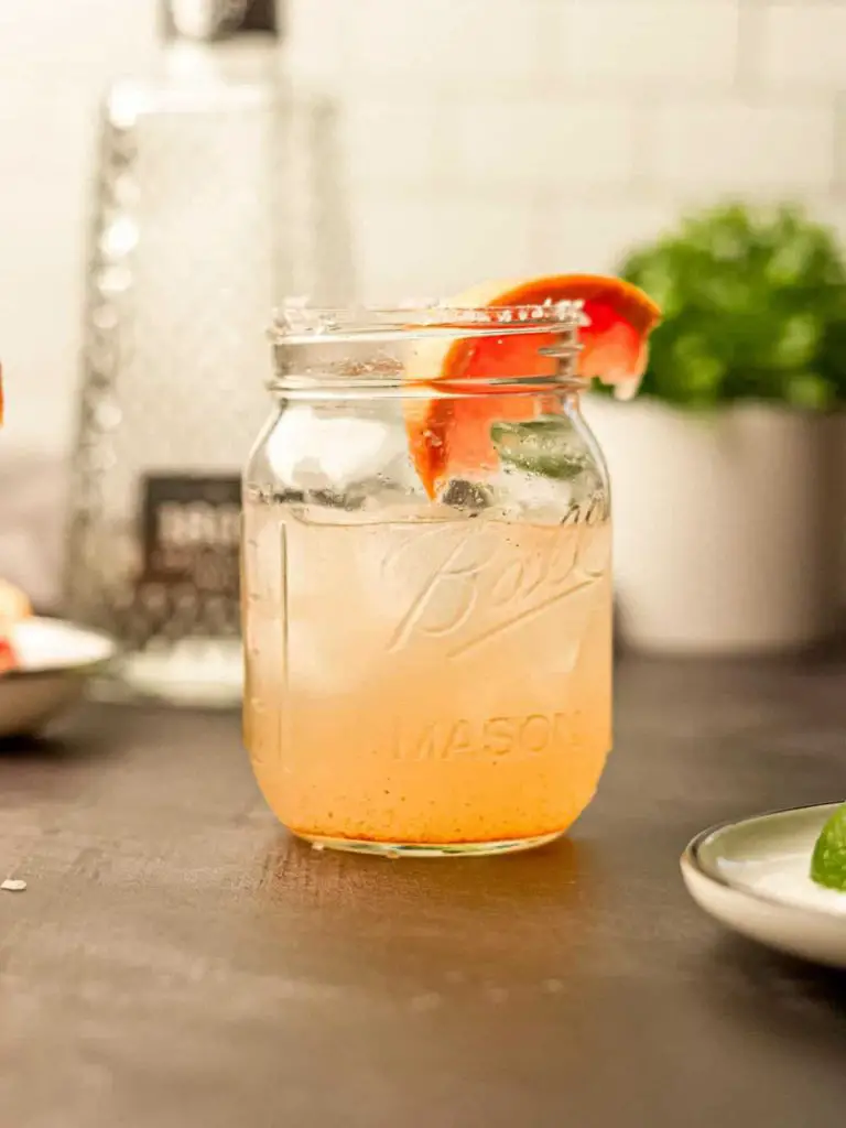 Spicy grapefruit margarita