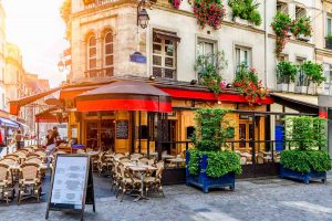 Restaurant in Paris with outdoor seating