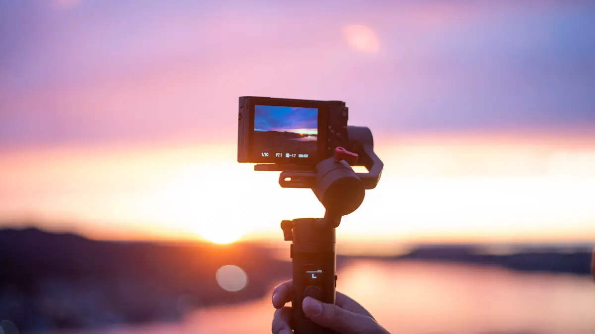 Camera on a stabilizer records a beautiful view at twilight