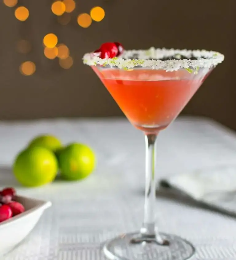 36 Festive Cranberry Cocktails to Put You in the Holiday Spirit
