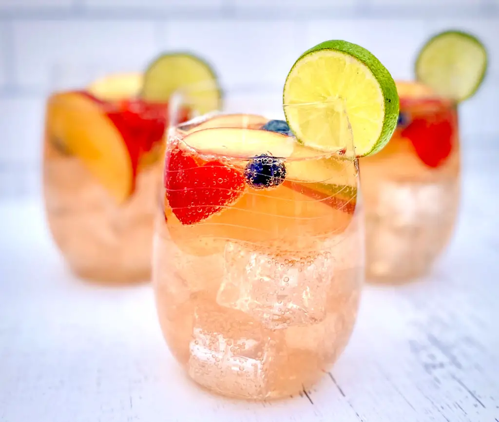 Sparkling white sangria